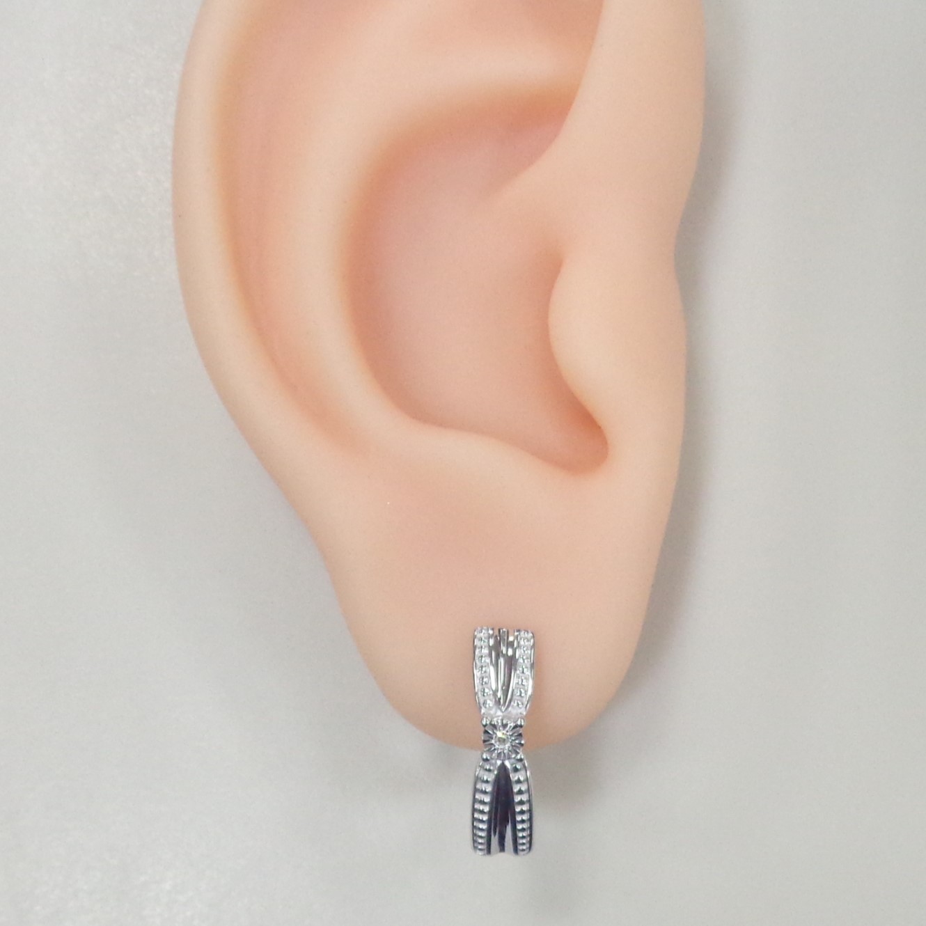 Серебряные серьги с бриллиантами